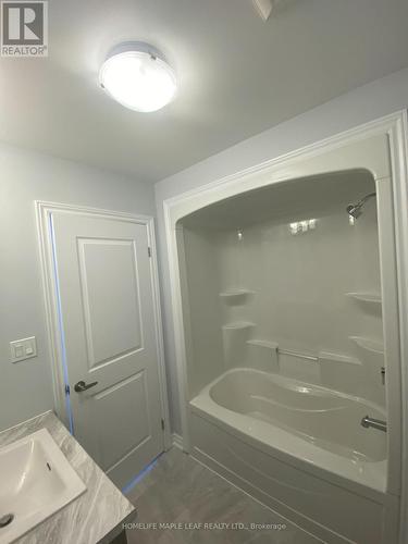 37 - 5672 Dorchester Road, Niagara Falls, ON - Indoor Photo Showing Bathroom