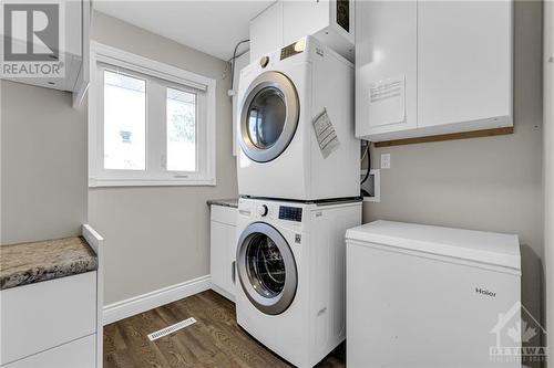 Unit 2 - 2487 Falcon Avenue, Ottawa, ON - Indoor Photo Showing Laundry Room