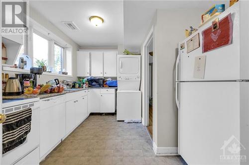 Unit 1 - 2487 Falcon Avenue, Ottawa, ON - Indoor Photo Showing Laundry Room