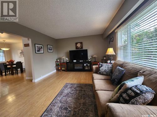 1116 Coteau Avenue, Weyburn, SK - Indoor Photo Showing Living Room