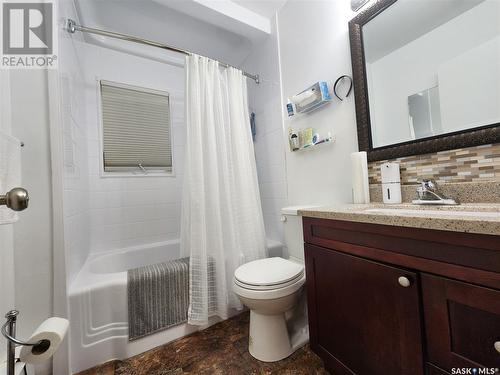 1116 Coteau Avenue, Weyburn, SK - Indoor Photo Showing Bathroom