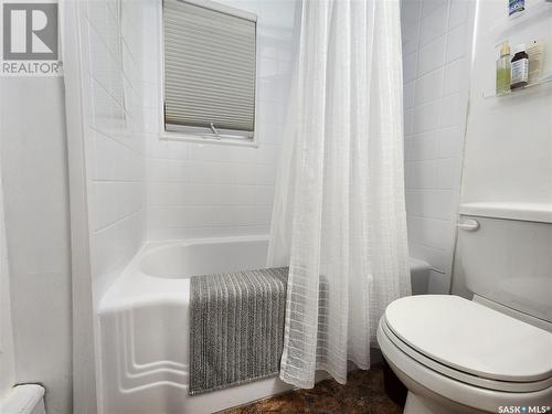 1116 Coteau Avenue, Weyburn, SK - Indoor Photo Showing Bathroom