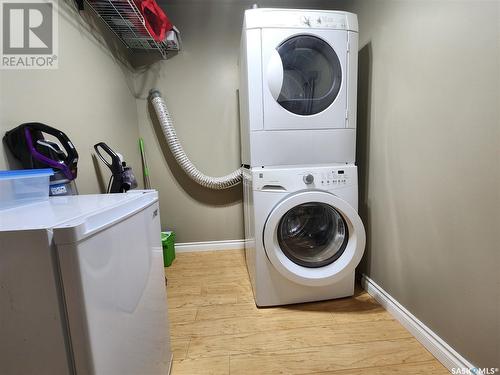 1116 Coteau Avenue, Weyburn, SK - Indoor Photo Showing Laundry Room