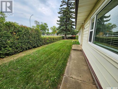 1116 Coteau Avenue, Weyburn, SK - Outdoor