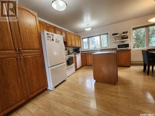 1116 Coteau Avenue, Weyburn, SK - Indoor Photo Showing Kitchen