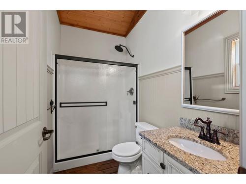 4215 Westside Road Unit# 7, Kelowna, BC - Indoor Photo Showing Bathroom