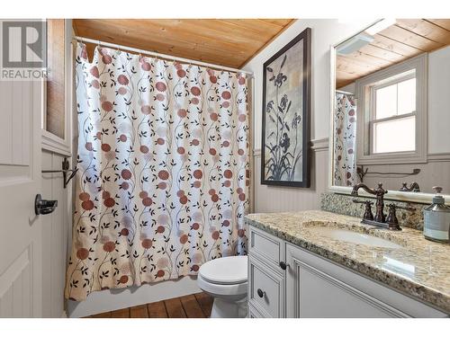 4215 Westside Road Unit# 7, Kelowna, BC - Indoor Photo Showing Bathroom