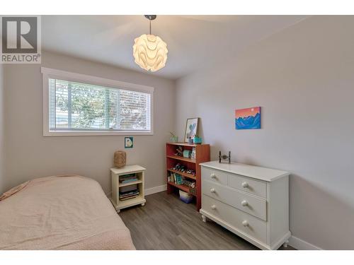 1333 Flemish Street, Kelowna, BC - Indoor Photo Showing Bedroom