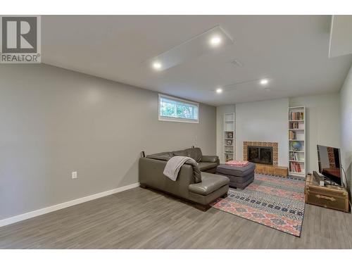 1333 Flemish Street, Kelowna, BC - Indoor Photo Showing Basement