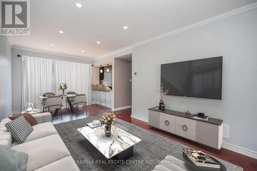 437 Dalhousie Gate, Milton, ON - Indoor Photo Showing Living Room