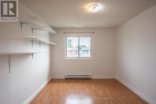 8 Grand Rapids Square, Brampton, ON - Indoor Photo Showing Other Room