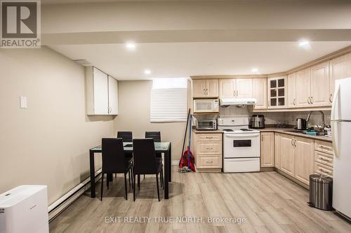 8 Grand Rapids Square, Brampton (Northgate), ON - Indoor Photo Showing Kitchen