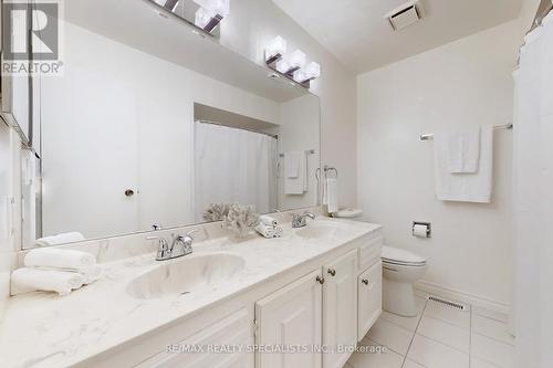 8 - 1951 Rathburn Road E, Mississauga, ON - Indoor Photo Showing Bathroom