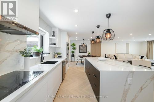 245 Mill Road, Toronto (Markland Wood), ON - Indoor Photo Showing Kitchen