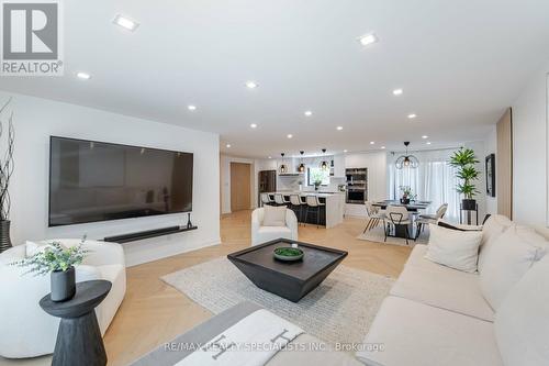 245 Mill Road, Toronto (Markland Wood), ON - Indoor Photo Showing Living Room