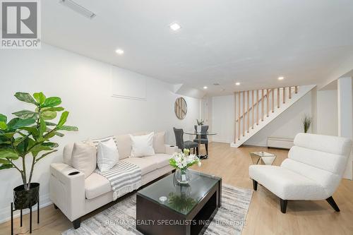 245 Mill Road, Toronto, ON - Indoor Photo Showing Living Room