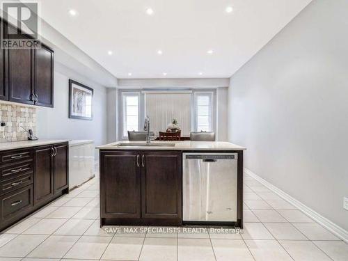 159 Inspire Boulevard, Brampton (Sandringham-Wellington North), ON - Indoor Photo Showing Kitchen