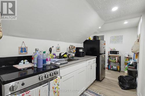 33 Station Street, St. Thomas, ON - Indoor Photo Showing Kitchen