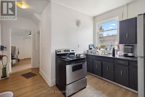 33 Station Street, St. Thomas, ON - Indoor Photo Showing Kitchen