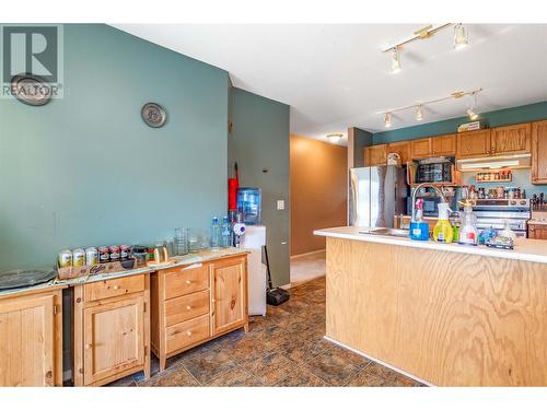 153 Snowsell Street Unit# 1, Kelowna, BC - Indoor Photo Showing Kitchen