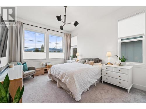 737 Patterson Avenue Unit# 2, Kelowna, BC - Indoor Photo Showing Bedroom