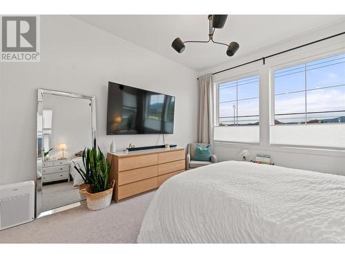 737 Patterson Avenue Unit# 2, Kelowna, BC - Indoor Photo Showing Bedroom