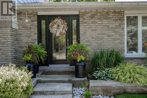 2482 Waterford Street, Oakville, ON - Outdoor