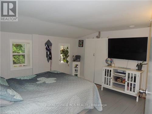 44 Collingwood Street, Grey Highlands (Flesherton), ON - Indoor Photo Showing Bedroom