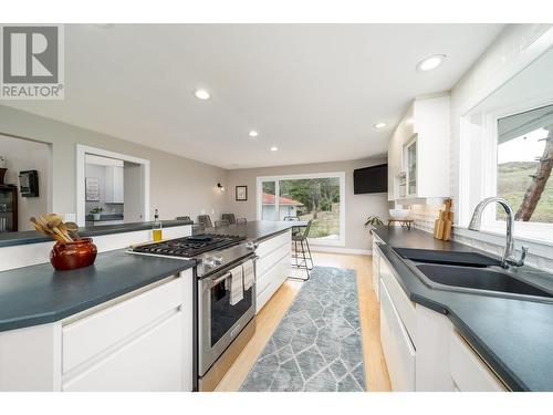 2760 Dry Valley Road, Kelowna, BC - Indoor Photo Showing Kitchen With Double Sink With Upgraded Kitchen