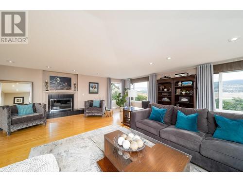 2760 Dry Valley Road, Kelowna, BC - Indoor Photo Showing Living Room With Fireplace