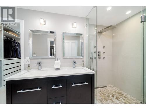 2760 Dry Valley Road, Kelowna, BC - Indoor Photo Showing Bathroom