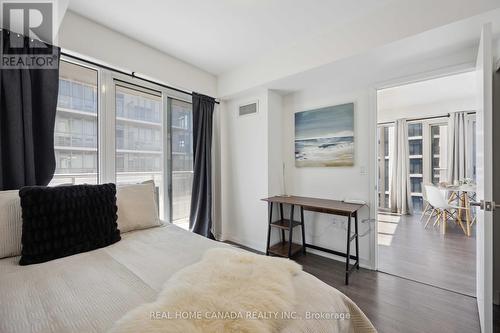 3609 - 99 Broadway Avenue, Toronto (Mount Pleasant West), ON - Indoor Photo Showing Bedroom