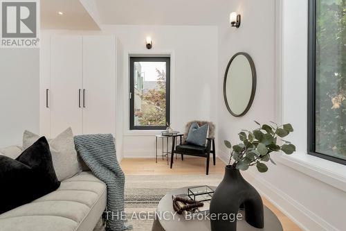 43 Rusholme Road, Toronto (Little Portugal), ON - Indoor Photo Showing Living Room