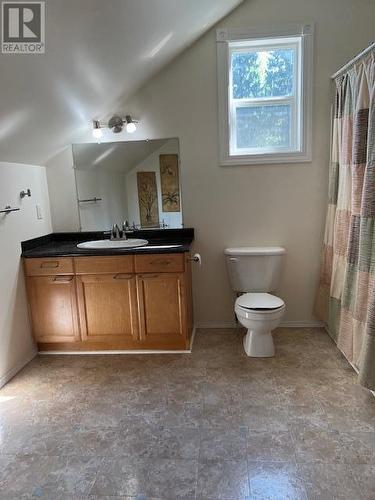 2874 Hilltop Road Lot# 15, Blind Bay, BC - Indoor Photo Showing Bathroom