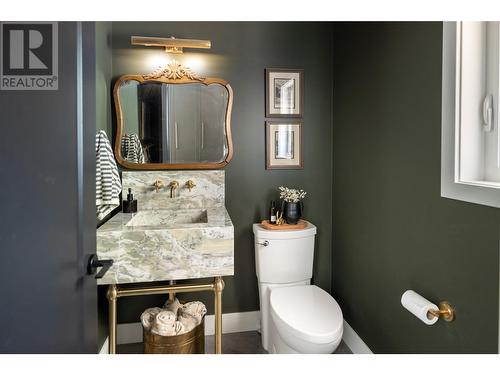 4796 Redridge Road, Kelowna, BC - Indoor Photo Showing Bathroom