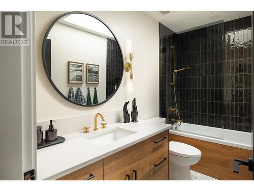 4796 Redridge Road, Kelowna, BC - Indoor Photo Showing Bathroom