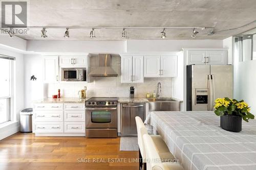 306 - 25 The Esplanade, Toronto, ON - Indoor Photo Showing Kitchen With Upgraded Kitchen