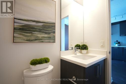 S1204 - 120 Bayview Avenue, Toronto (Waterfront Communities), ON - Indoor Photo Showing Bathroom