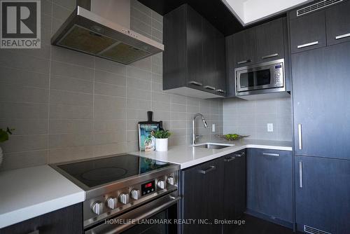 S1204 - 120 Bayview Avenue, Toronto (Waterfront Communities), ON - Indoor Photo Showing Kitchen