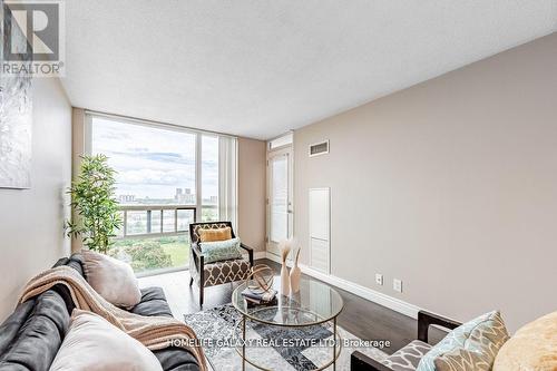 1507 - 68 Grangeway Avenue, Toronto (Woburn), ON - Indoor Photo Showing Living Room