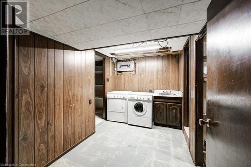 27 Edmunds Crescent, London, ON - Indoor Photo Showing Laundry Room