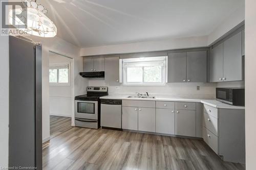 27 Edmunds Crescent, London, ON - Indoor Photo Showing Kitchen With Double Sink