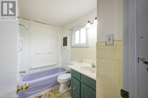 27 Edmunds Crescent, London, ON - Indoor Photo Showing Bathroom