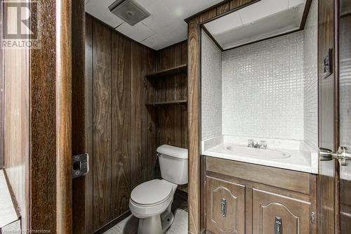 27 Edmunds Crescent, London, ON - Indoor Photo Showing Bathroom