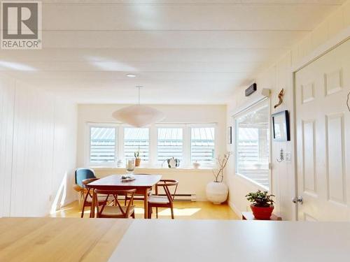 5667 Gillies Bay Rd Road, Texada Island, BC - Indoor Photo Showing Dining Room