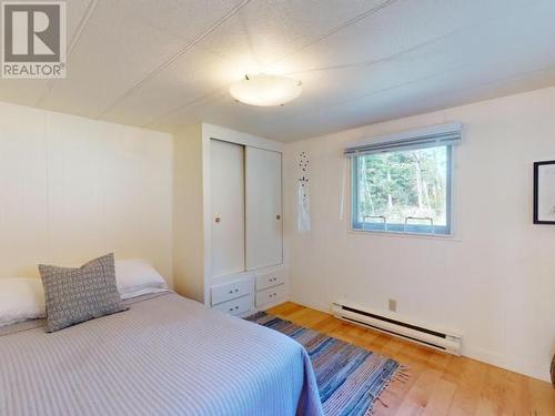 5667 Gillies Bay Rd Road, Texada Island, BC - Indoor Photo Showing Bedroom