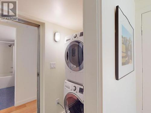 5667 Gillies Bay Rd Road, Texada Island, BC - Indoor Photo Showing Laundry Room