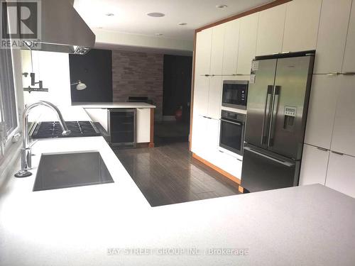 24 Avondale Crescent, Markham (Markham Village), ON - Indoor Photo Showing Kitchen