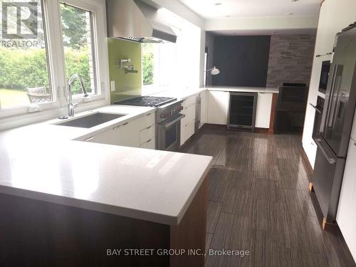 24 Avondale Crescent, Markham (Markham Village), ON - Indoor Photo Showing Kitchen With Upgraded Kitchen