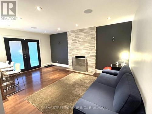 24 Avondale Crescent, Markham (Markham Village), ON - Indoor With Fireplace